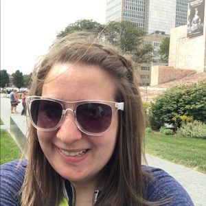 Meet your Posher, Emily